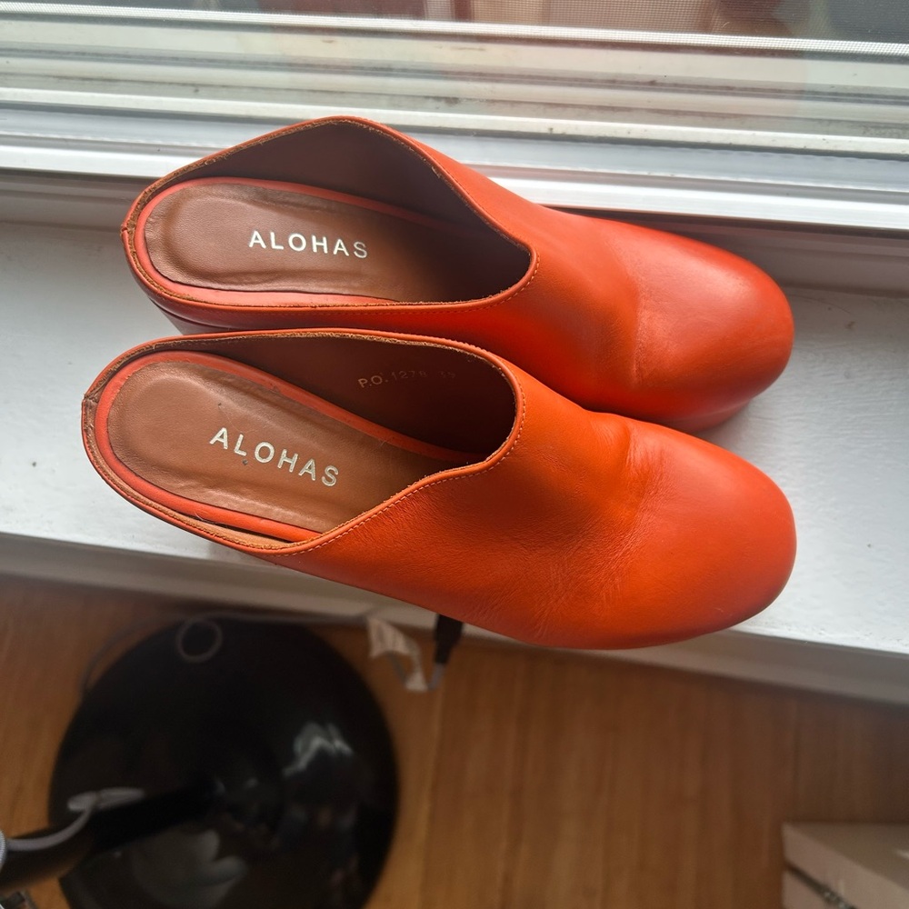 Alohas Orange Mules Sleek Minimalist Design